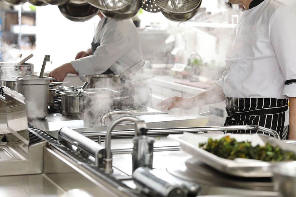 Inspección de sanidad en un restaurante: SAIA lo cuenta en el ‘Diari ARA’