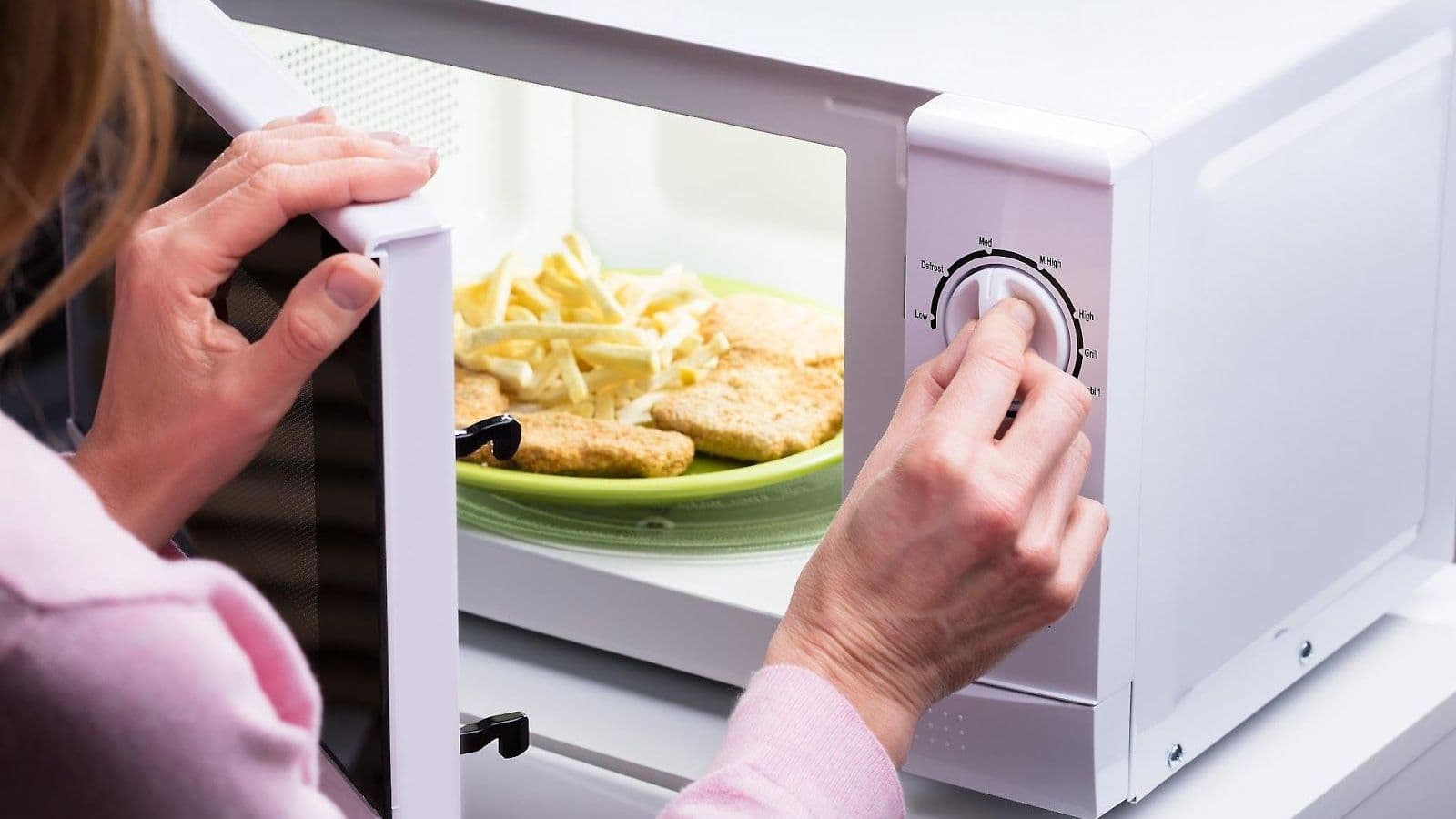 Comida de microondas que nunca debes calentar o cocinar: SAIA lo explica en ‘La Vanguardia’