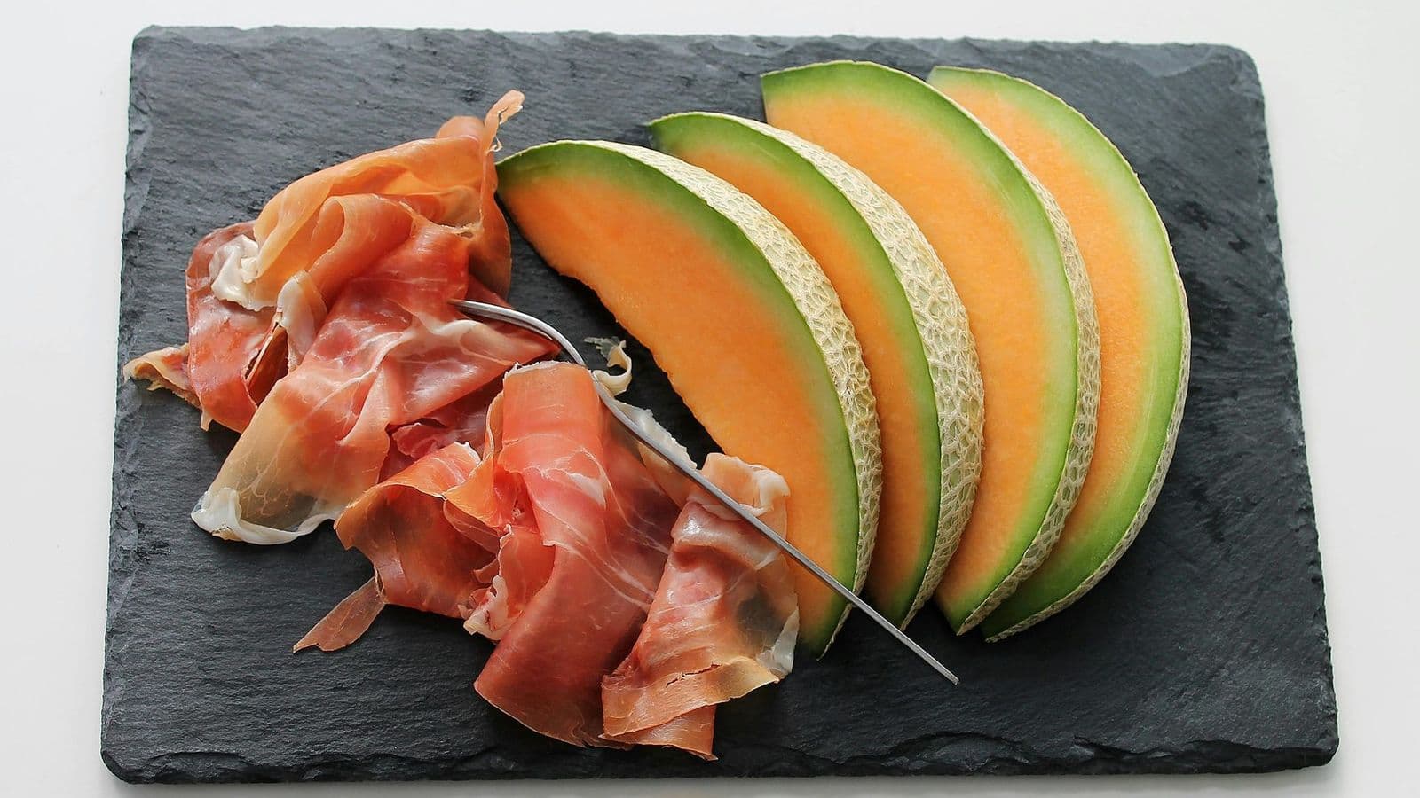 ¿Comprar el melón cortado puede ser peligroso? SAIA lo aclara en ‘La Vanguardia’